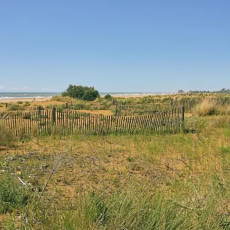 Apartament Sunny Garden Retreat Near The Sea *