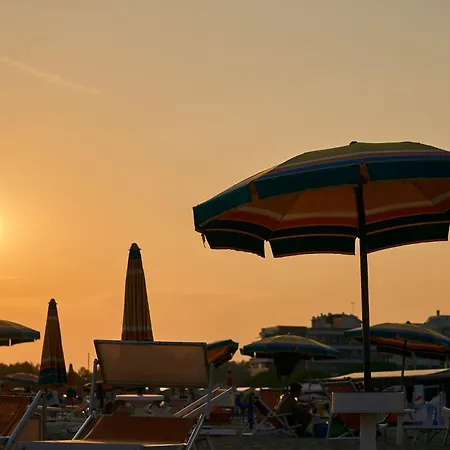 Sunny Garden Retreat Near The Sea Apartment Bibione