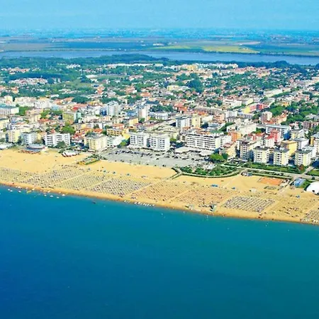 Sunny Garden Retreat Near The Sea