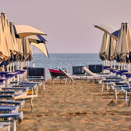Apartment Sunny Garden Retreat Near The Sea Bibione